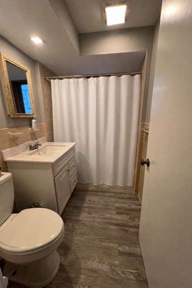 Building Photo - 53 Farragut Rd