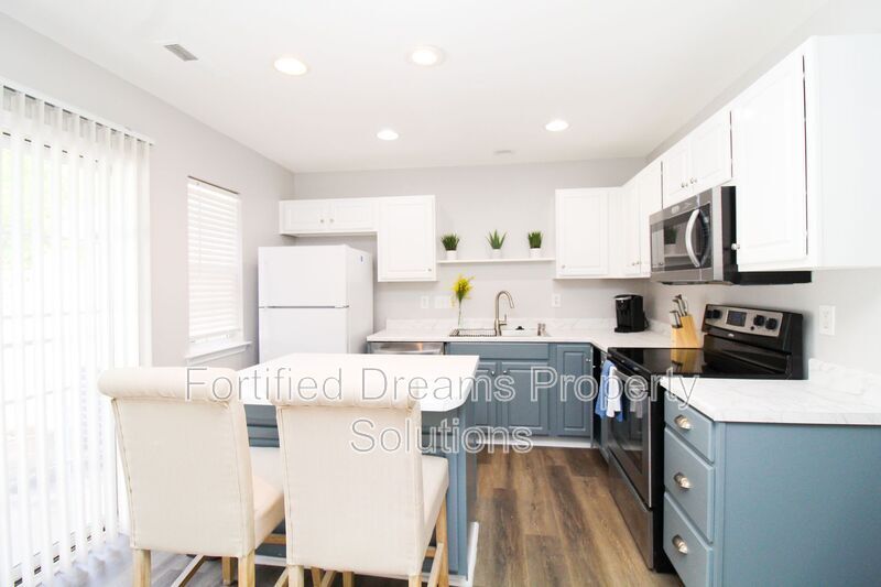 Building Photo - 310 Bridford Downs Dr