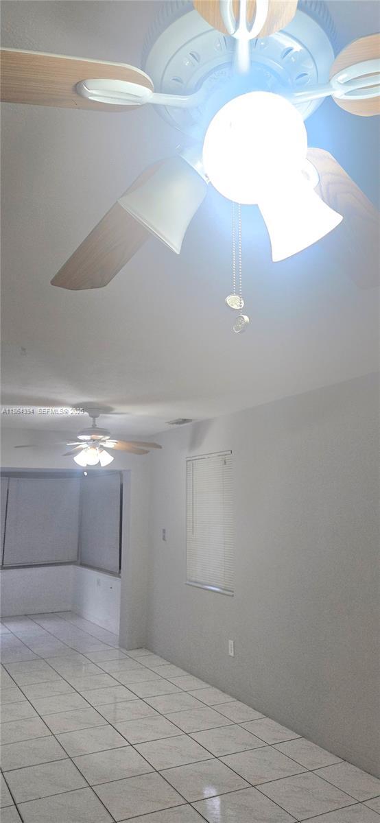 Building Photo - 502 N 70th Way