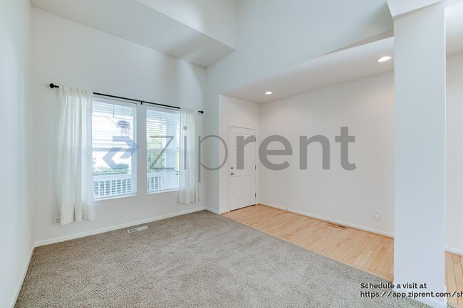 Building Photo - 426 125th Pl SE