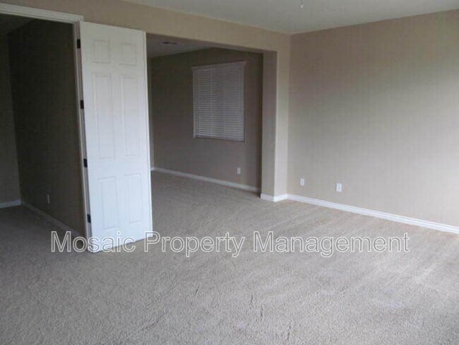 Building Photo - 2664 E Hampton Ln