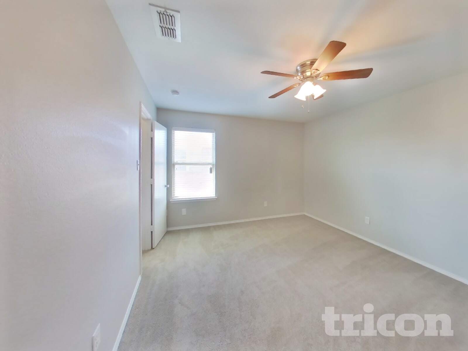 Building Photo - 528 Shell St