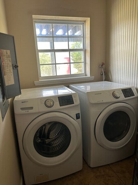 Building Photo - 1201 S Flagler Ave