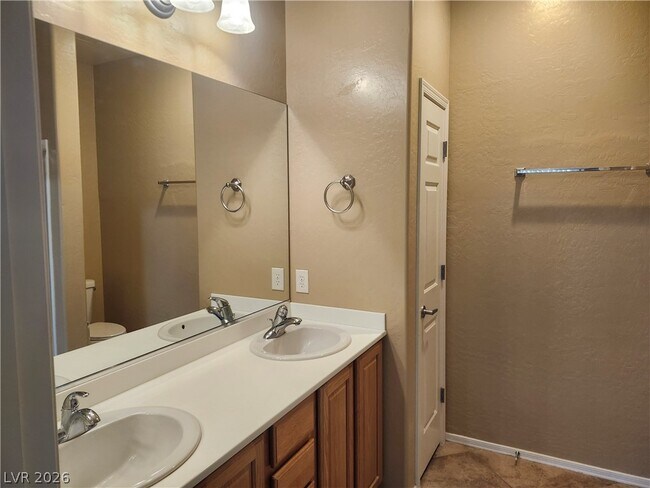 Building Photo - 2453 Erastus Dr