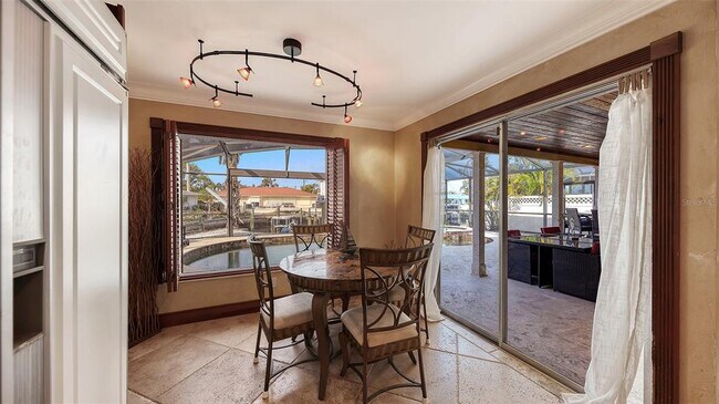 Building Photo - 4216 Plumosa Terrace