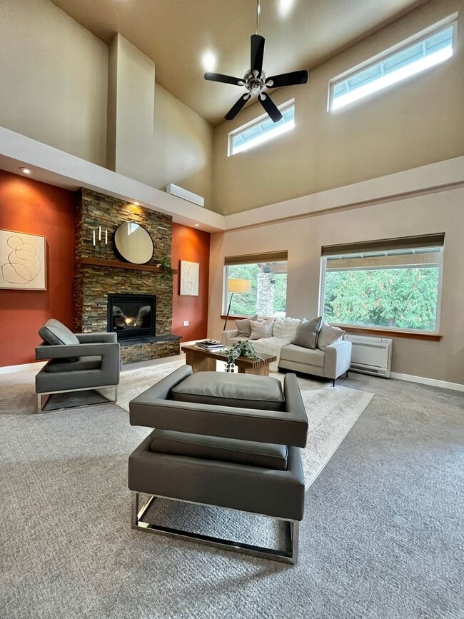 Building Photo - Seabeck Heights Home with Pickle Ball Court!