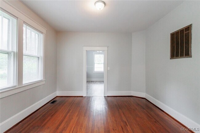 Building Photo - 4201 Hickory Rd