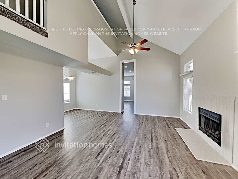 Building Photo - 9218 Oak Hollow Dr