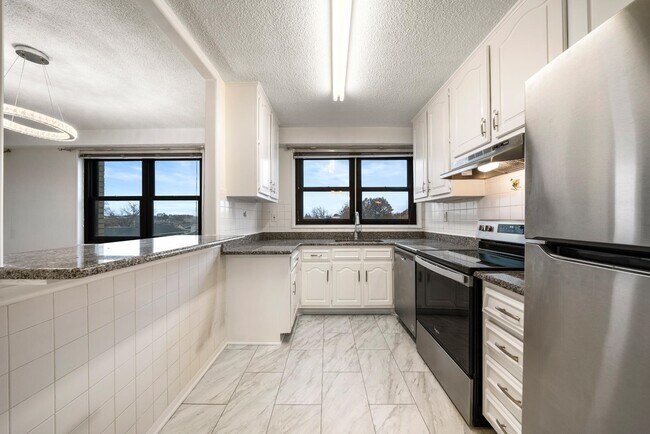 Building Photo - 7855 JFK Blvd E