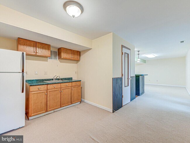 Building Photo - 817 Santmyer Dr SE