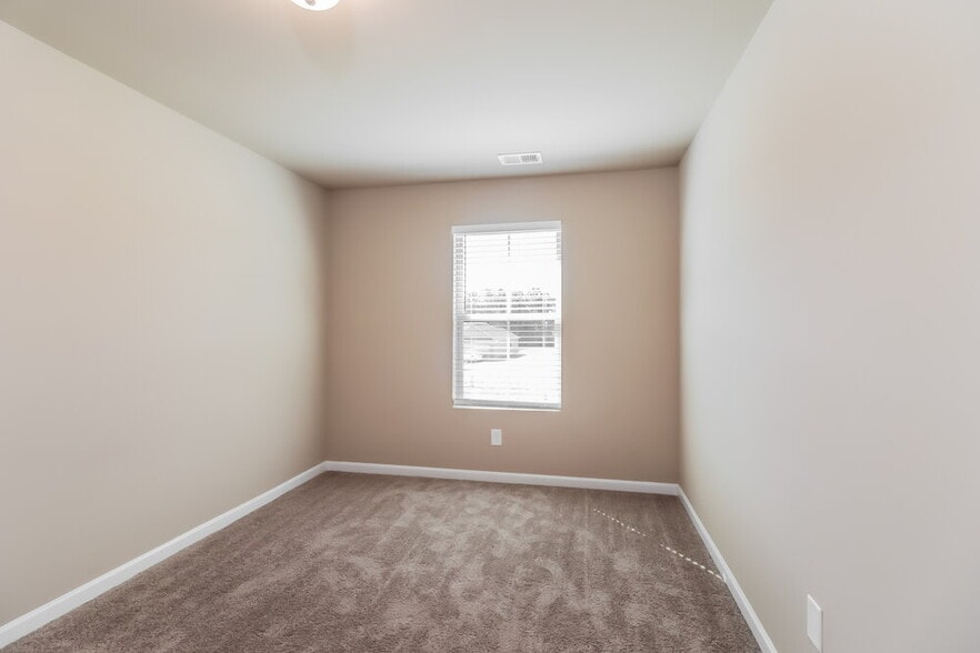 Building Photo - 115 Quarry Cir
