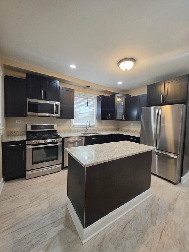 Building Photo - 12019 S Perry Ave