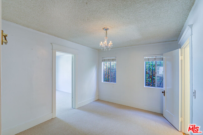 Building Photo - 835 N Ogden Dr