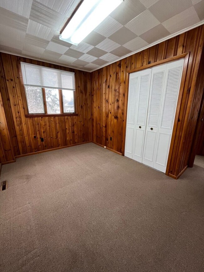 Building Photo - Oakdale - U-Shape Building