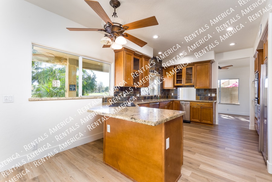 Building Photo - 2342 W Hemlock Ct