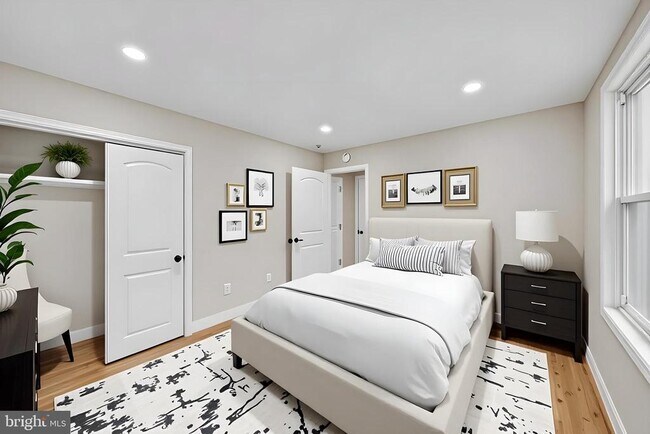 Building Photo - 119 Victor St NE