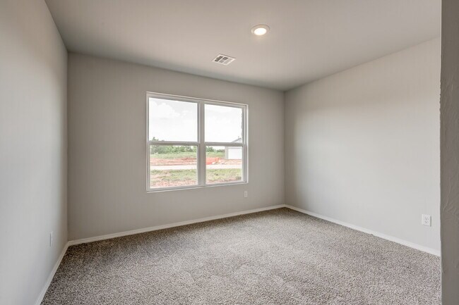 Building Photo - 4 Bedroom NEW Construction!!! Large Lot