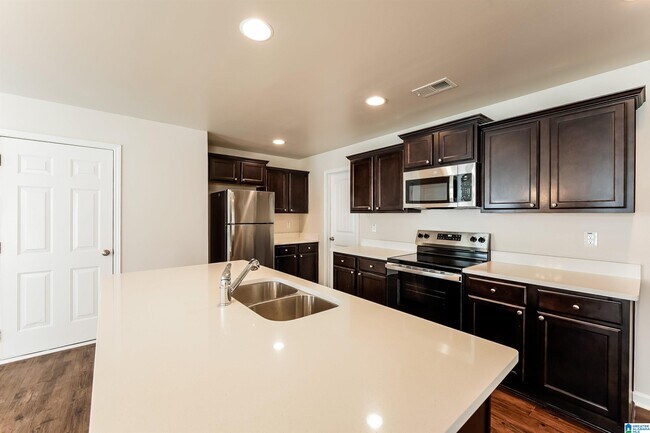 Building Photo - 308 Reed Way
