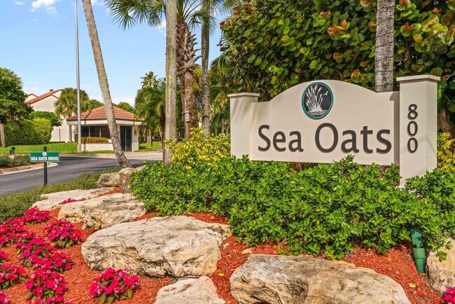 Building Photo - 405 Sea Oats Dr