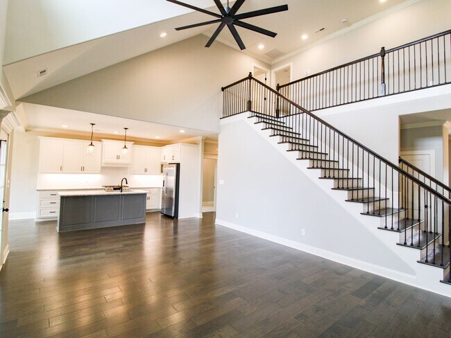 Building Photo - Beautiful two story home at Whispering Pines!