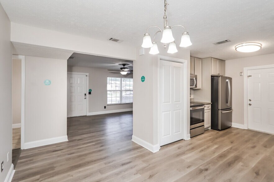 Building Photo - 4914 Reagan Ave