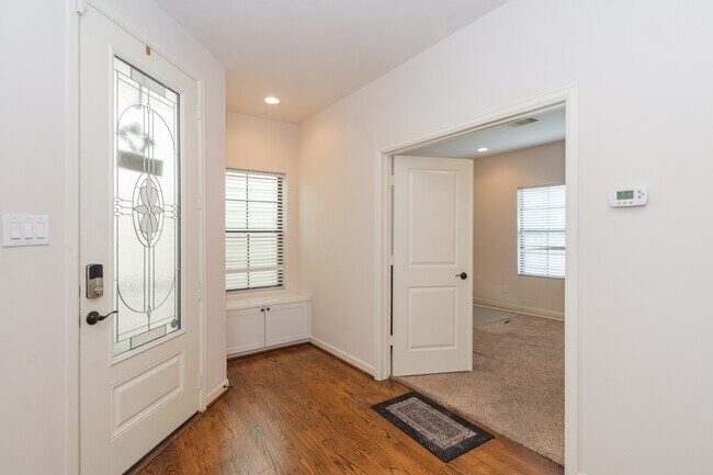Building Photo - 1404 W 26th St