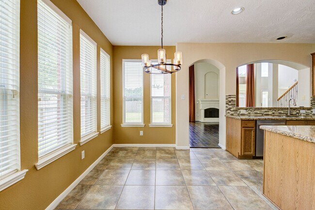 Building Photo - 5 bed dream home in the heart of Sienna