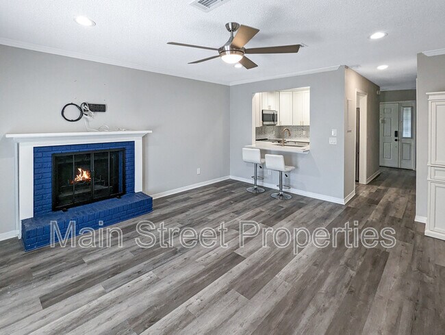Building Photo - 1313 Foxborough Dr