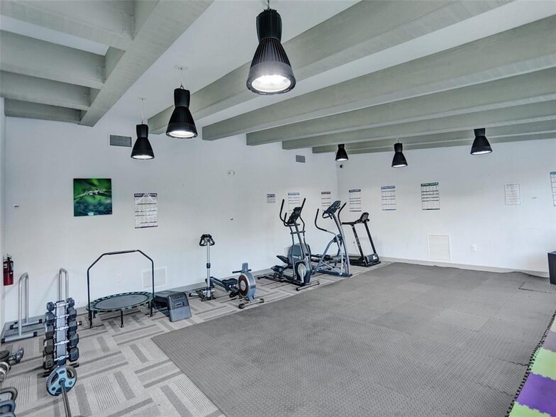 Building Photo - 2771 Taft St