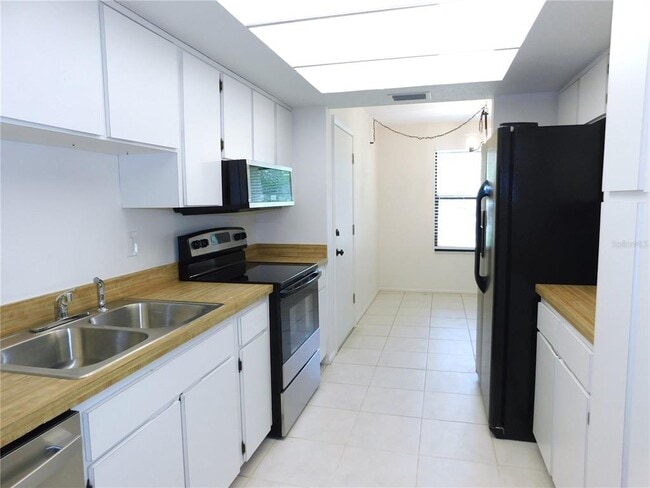 Building Photo - 204 Caryl Way