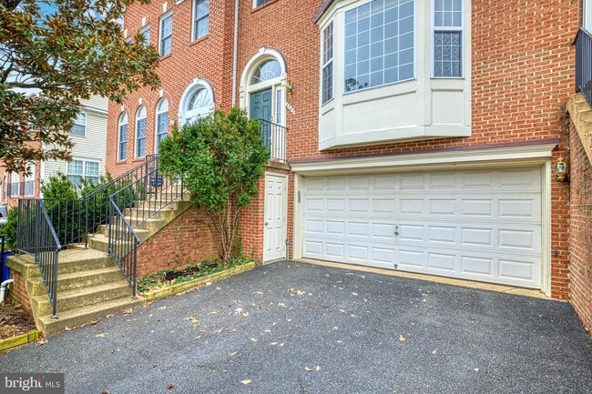 Building Photo - 5742 Governors Pond Cir