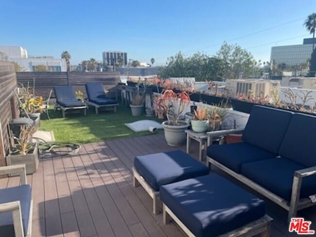 Building Photo - 1128 22nd St