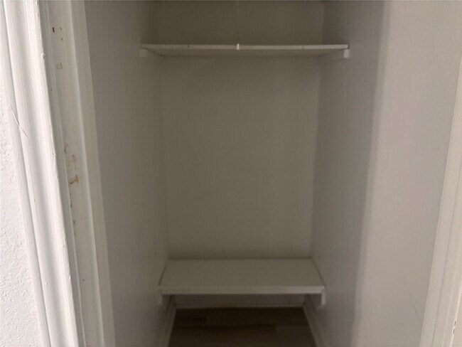 Building Photo - 1310 Harris Way