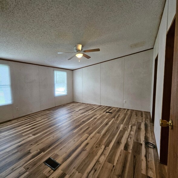 Building Photo - 330 Pooshee Plantation Way