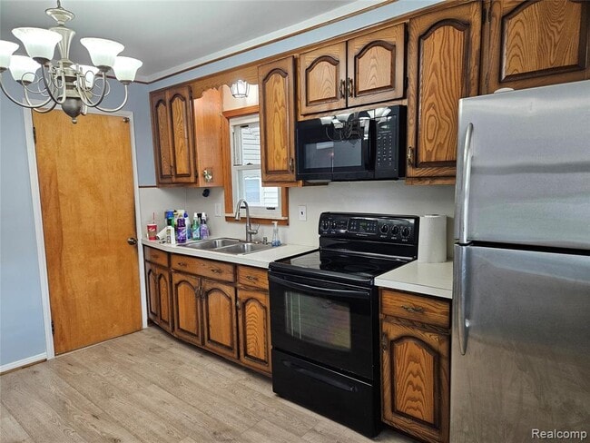 Building Photo - 736 Garfield Ave