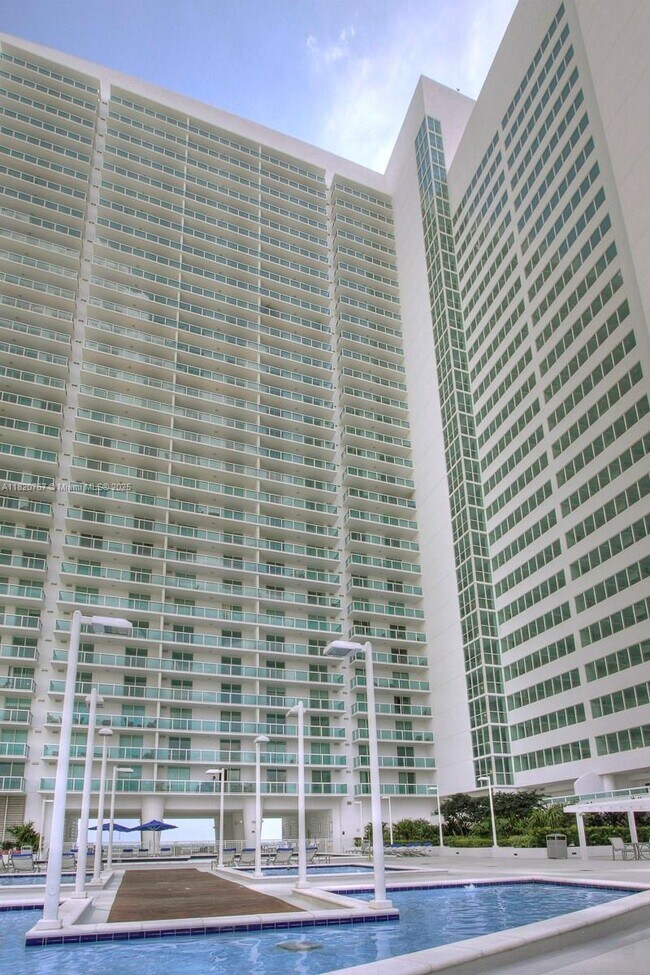 Primary Photo - 1800 N Bayshore Dr