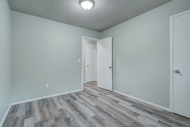 Building Photo - 4 bed, 1.5 bath home in okc,ok