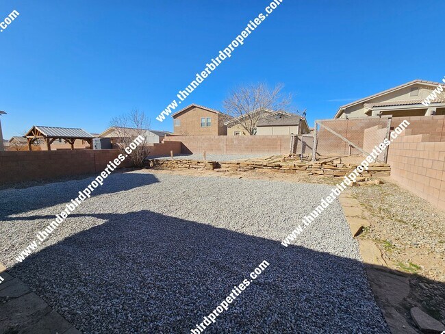 Building Photo - 4 Bedroom - 2.5 Bathroom - 2 car garage