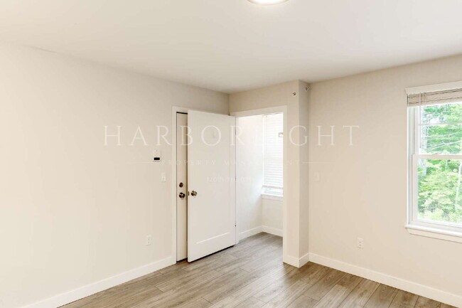 Building Photo - 37 Mill Commons Dr