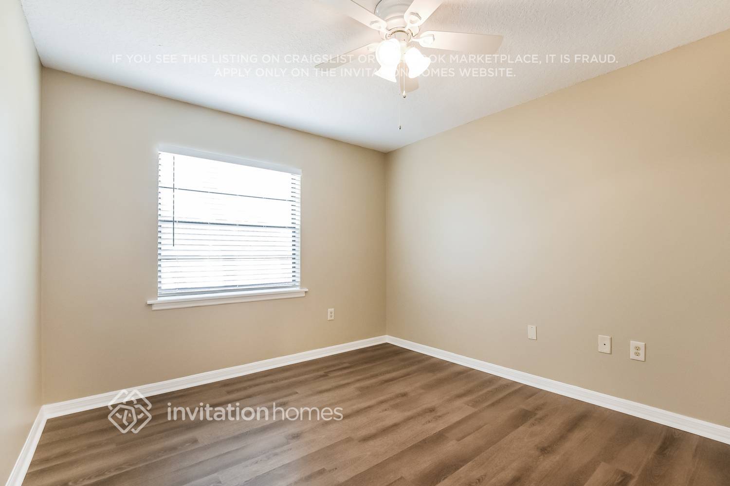 Building Photo - 537 Woodview Dr