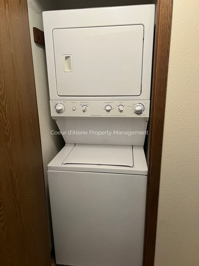 Building Photo - 1 bed, 1 bath Condo on Hayden