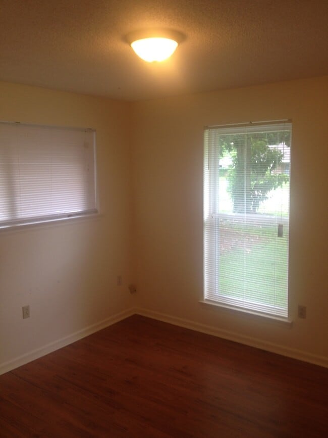 Building Photo - 1767 Peck Dr