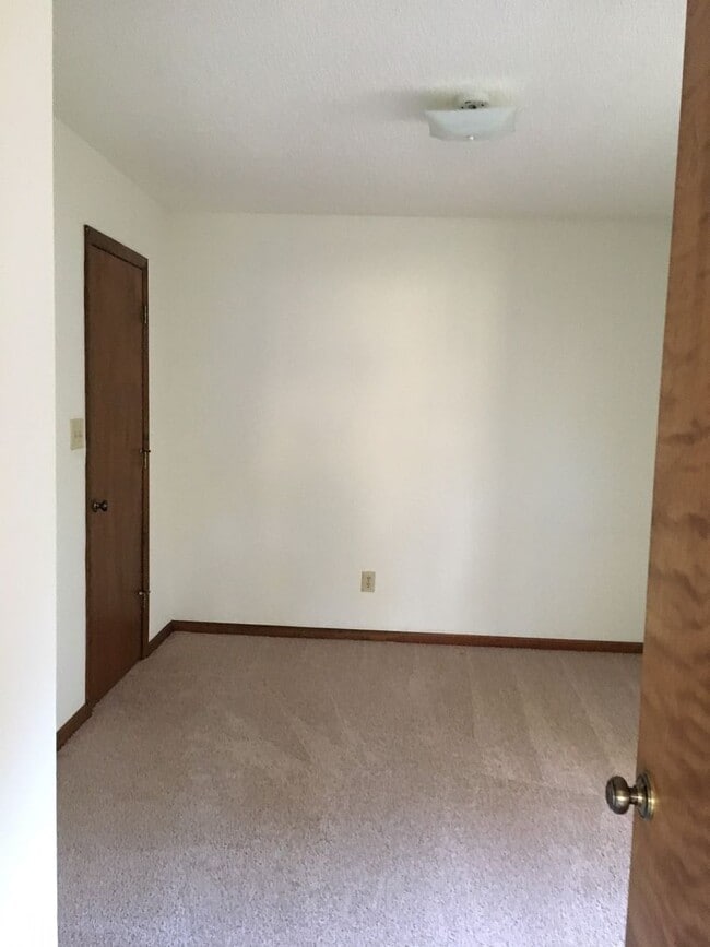 Building Photo - 119 Birdie Ct