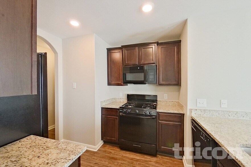 Building Photo - 4215 Calla Dr