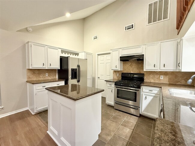 Building Photo - 30430 Arborg Dr