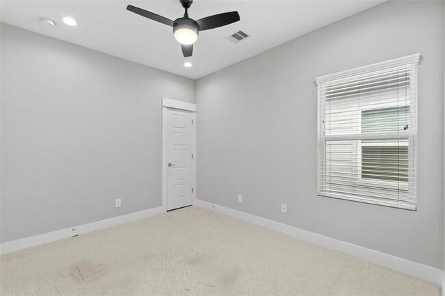 Building Photo - 1223 W Tidwell Rd