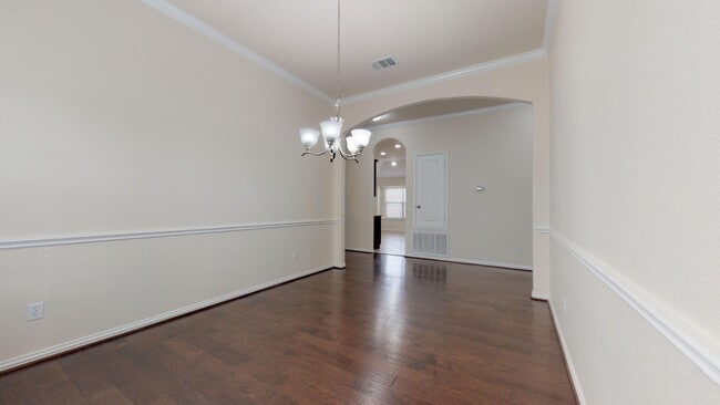 Building Photo - AMAZING 4 BEDROOM IN WHITE ROCK ESTATES FR...