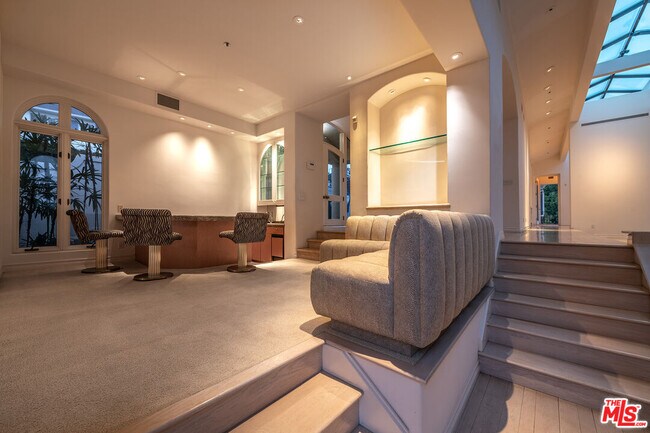 Building Photo - 1136 Calle Vista Dr