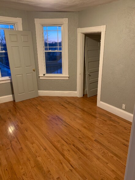 Building Photo - 11 Roosevelt St