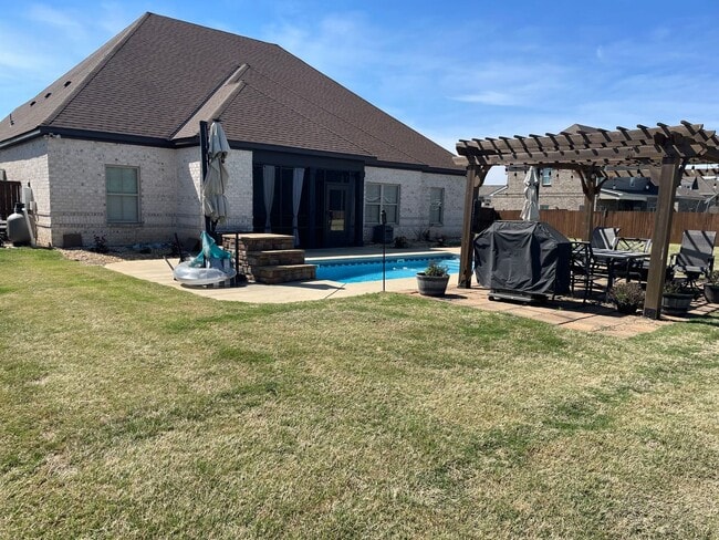 Building Photo - Stunning 4-Bedroom Home in Coventry with Designer Finishes & a Pool!